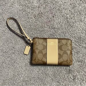 COACH Signature Wristlet Khaki Platinum Corner Zip 75 Year Anniversary